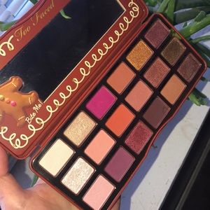 Too faced Gingerbread eyeshadow palette